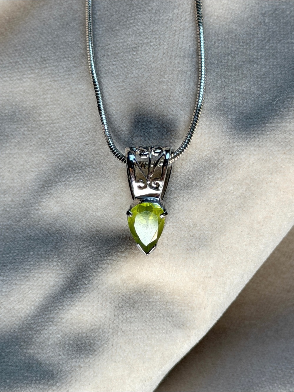 925 Sterling Silver Chain Necklace and Teardrop Faceted Green Peridot Pendant